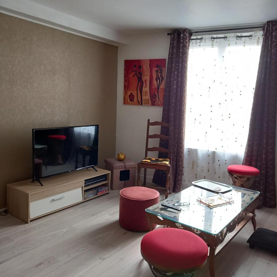 Une Chouette Maison Arcay  Εξωτερικό φωτογραφία