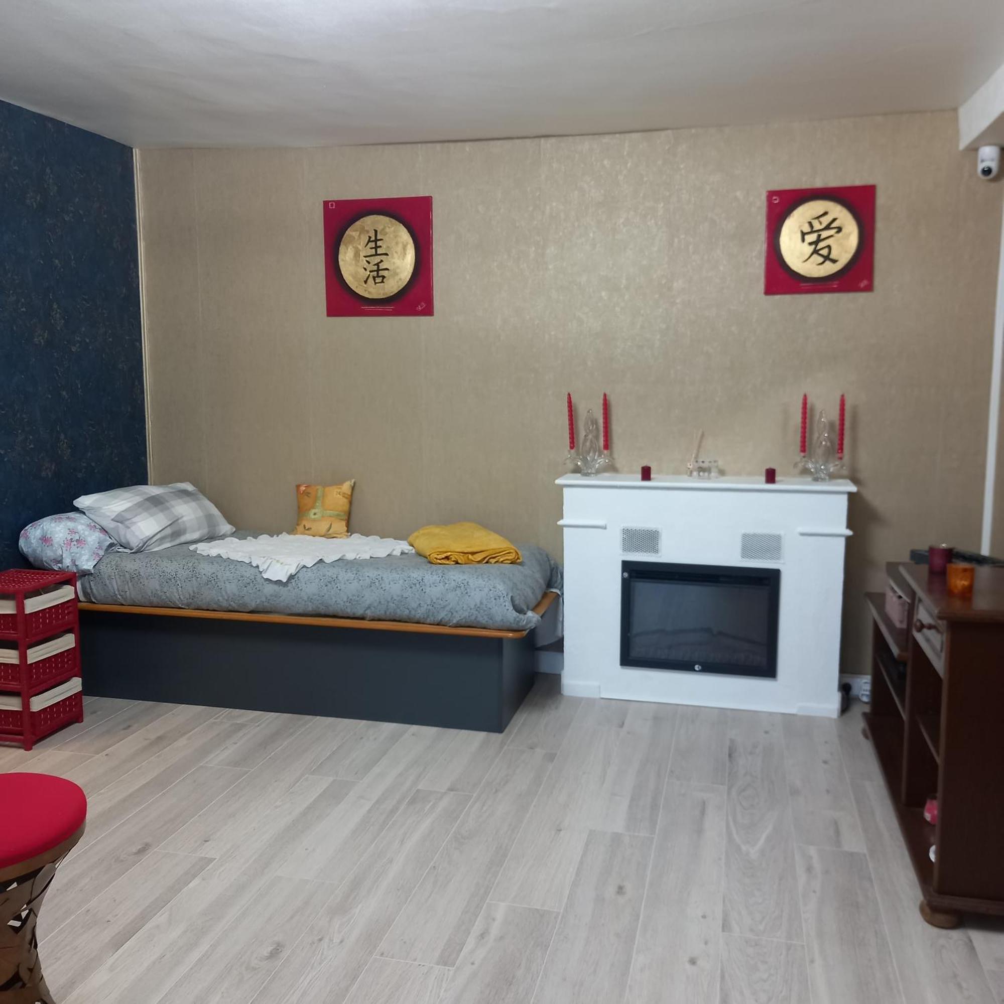 Une Chouette Maison Arcay  Εξωτερικό φωτογραφία